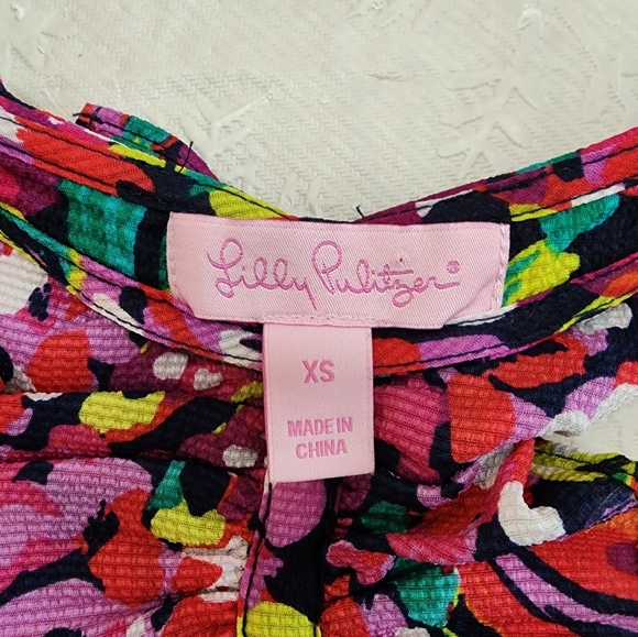 Lilly Pulitzer Size XS Colorful Floral Top Slaveless. - Picture 5 of 7